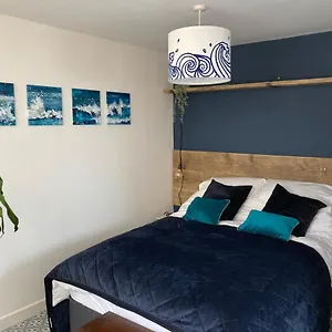 The Crest - Bournemouth, Modern Cosy Retreat, Walk To Beach, Bournemouth